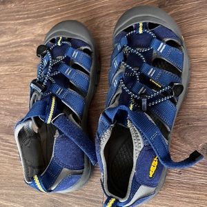 Keen kids Newport H2 blue Size 5